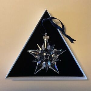 Swarovski 2001 Snowflake Christmas Ornament - with certificate